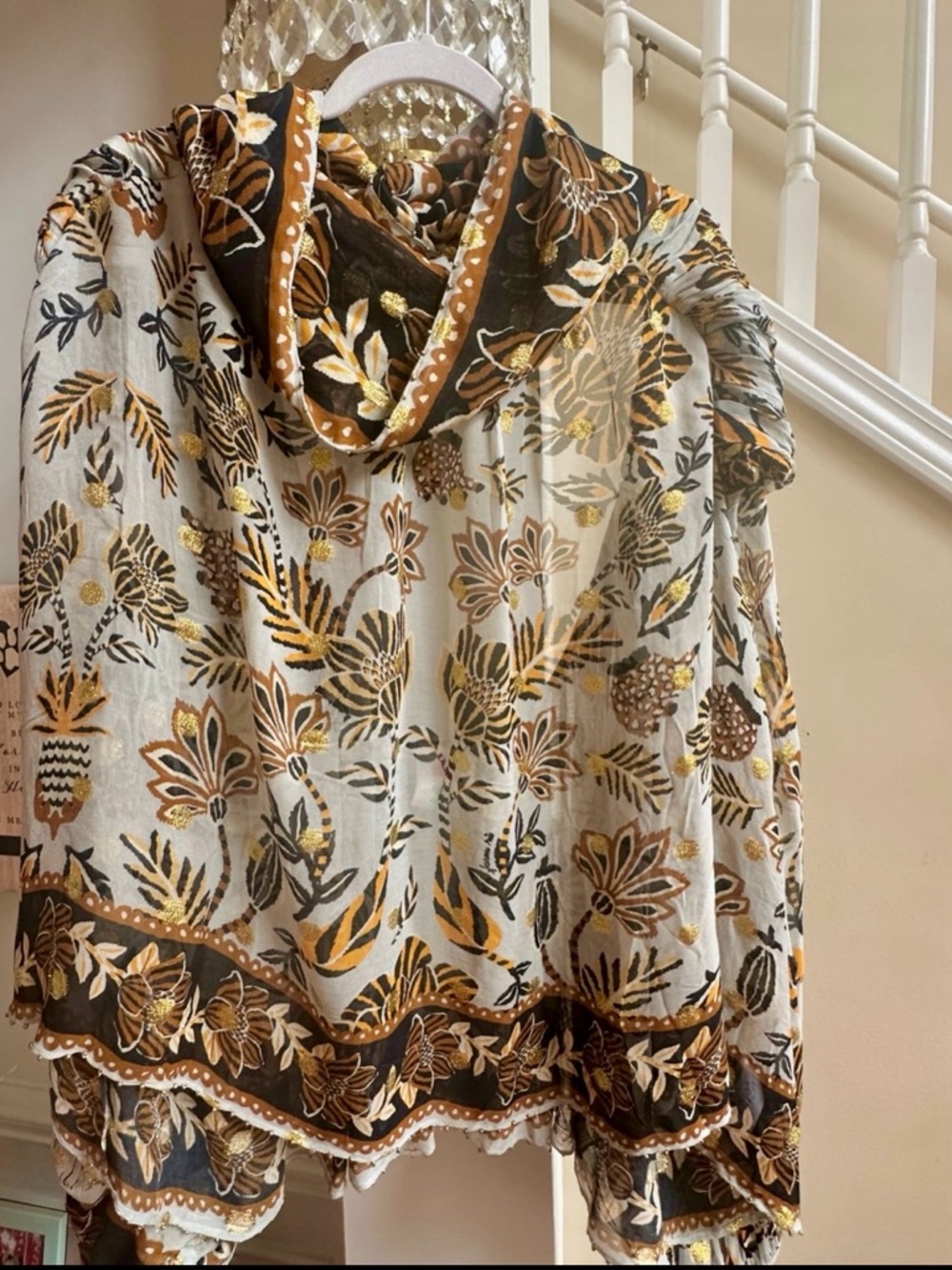 FARM Rio Floral Metallic Accent Blouse in Ivory and Gold Embellishments XL - Picture 5 of 7